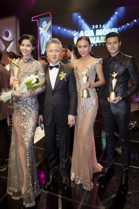 Ngọc Trinh khoe sắc bên diễn viên 'Người thừa kế' - ảnh 8