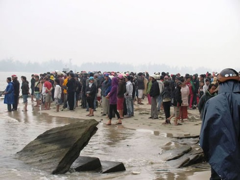 Chìm tàu cá, 3 người chết, 1 người mất tích - ảnh 2