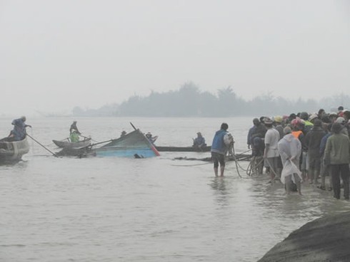 Chìm tàu cá, 3 người chết, 1 người mất tích - ảnh 8