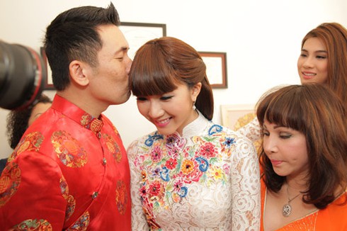 Ngọc Quyên rạng rỡ trong lễ rước dâu - ảnh 1