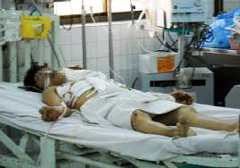 Người đàn ông tự đâm chết mình vì bệnh - ảnh 1