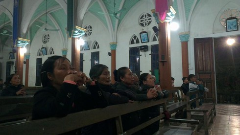 Không khí đón giao thừa Giáp Ngọ 2014 - ảnh 70