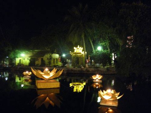 Không khí đón giao thừa Giáp Ngọ 2014 - ảnh 65