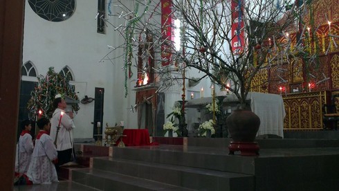 Không khí đón giao thừa Giáp Ngọ 2014 - ảnh 68