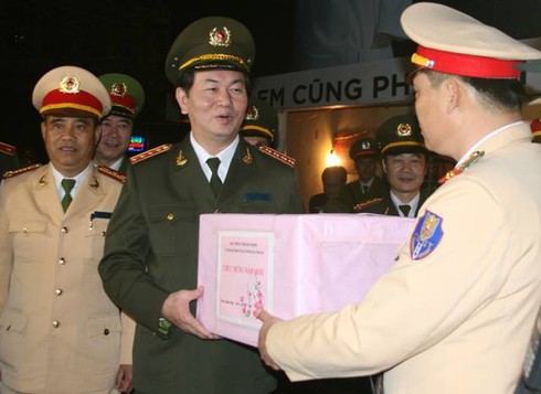 Không khí đón giao thừa Giáp Ngọ 2014 - ảnh 62