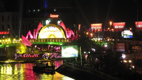 Không khí đón giao thừa Giáp Ngọ 2014 - ảnh 90