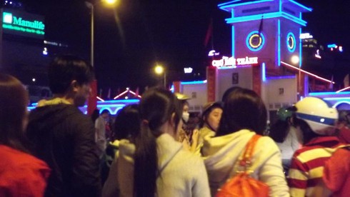 Không khí đón giao thừa Giáp Ngọ 2014 - ảnh 50