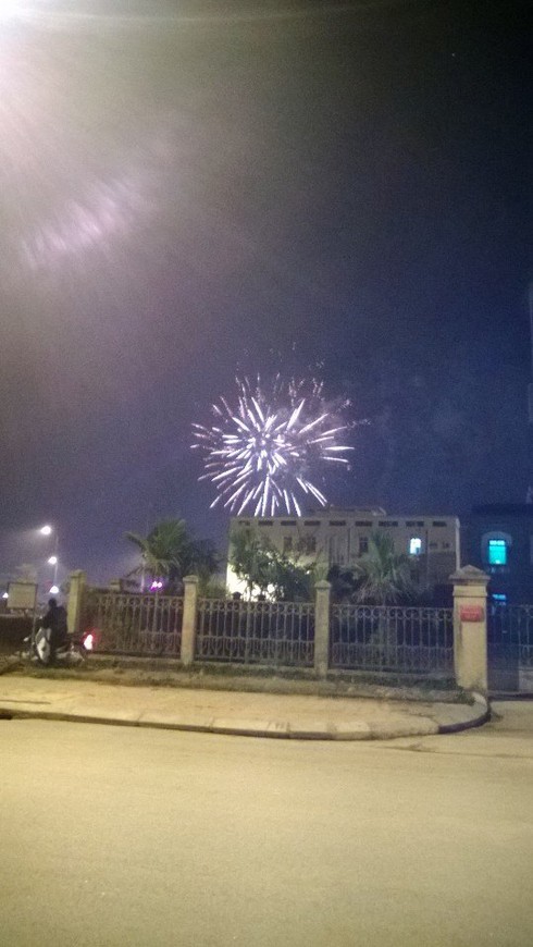 Không khí đón giao thừa Giáp Ngọ 2014 - ảnh 13