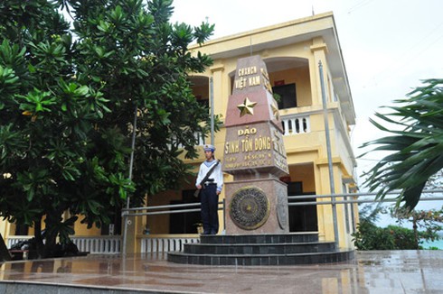 Ảnh đẹp: hoa bàng vuông kiêu hãnh giữa Trường Sa - ảnh 10