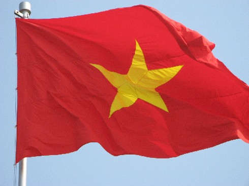 Quốc kỳ Việt Nam: Cờ Việt Nam là biểu tượng văn hóa và tinh thần của dân tộc Việt Nam. Hãy xem hình ảnh quốc kỳ Việt Nam để cảm nhận và ý thức về tình yêu tổ quốc, tình đoàn kết và lòng tự hào dân tộc.