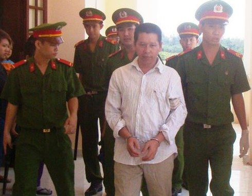 Tình dục lệch lạc, xâm hại 2 bé gái sang chơi với con - ảnh 2