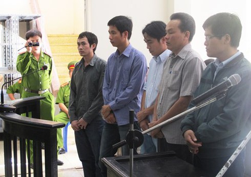 Xử vụ đánh chết nghi can: Đề nghị truy tố Phó công an TP.Tuy Hòa - ảnh 1