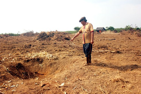 Móc gốc cà phê phát hiện quả bom gần 250 kg - ảnh 1