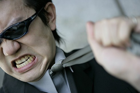 Gọi bạn thân đi uống nước rồi đâm chí mạng vì nghi