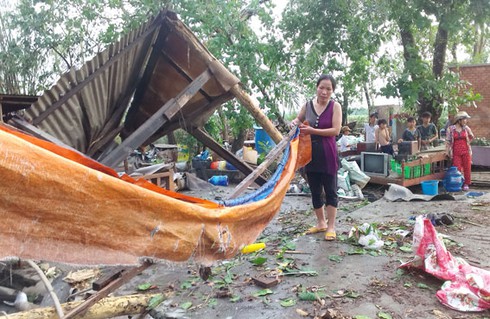 Lốc xoáy cuốn sập, tốc mái hơn 150 căn nhà ở Đồng Nai - ảnh 5