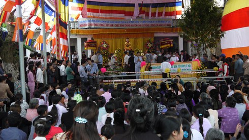 Đền cổ nhất VN gói bánh chưng