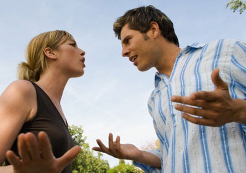 Khi nào vợ được đại diện cho chồng không cần giấy ủy quyền? - ảnh 1