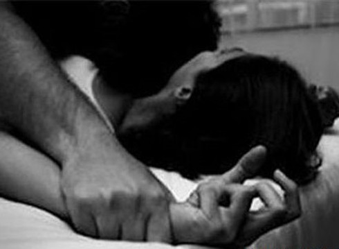 Lộ tẩy Phó phòng VHTT huyện hiếp dâm trong khách sạn - ảnh 1