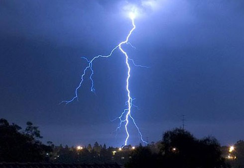 Vì sao ngày càng có nhiều người bị sét đánh tử vong? - ảnh 1