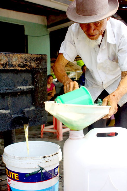 Ảnh đẹp lao động: Mùa ép dầu phụng - ảnh 8