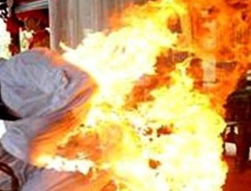 Nửa đêm cháy trong phòng ngủ, 1 người tử vong - ảnh 1