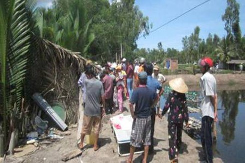 Người đàn ông giữ tôm bị giết, cắt