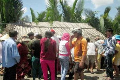 Người đàn ông giữ tôm bị giết, cắt