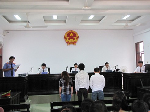 Trộm xe máy theo