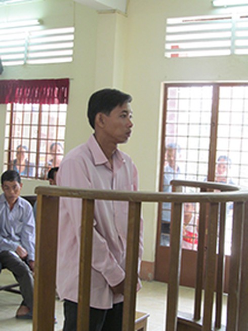 Thầy giáo cưỡng dâm nữ sinh lớp 10 lãnh án - ảnh 2