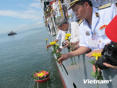 Tưởng niệm quân, dân hy sinh trong chiến thắng trận đầu Hải quân - ảnh 1
