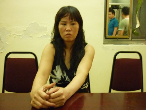 Lừa bán các cô gái nhẹ dạ làm