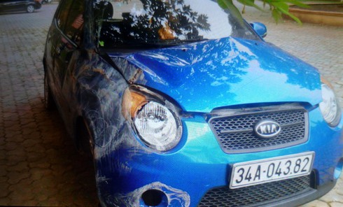 Lừa lúc tài xế đi vệ sinh.... để cướp taxi - ảnh 1