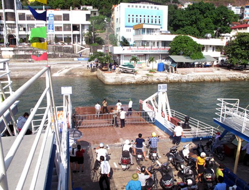 Quảng Ninh: Nỗi niềm đi phà Bãi Cháy trở lại - ảnh 1