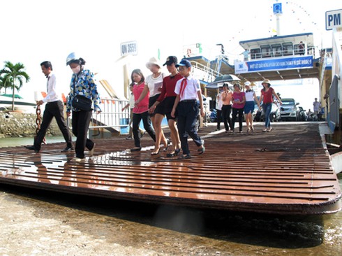 Quảng Ninh: Nỗi niềm đi phà Bãi Cháy trở lại - ảnh 2