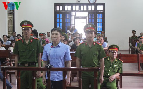 Dương Tự Trọng nhận 15 tháng tù về tội lợi dụng chức vụ - ảnh 1