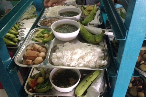 Quán cơm trưa 2.000 đồng ở Đồng Nai - ảnh 1