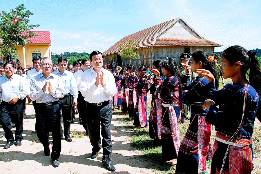Chủ tịch nước Trương Tấn Sang thăm và làm việc tại Gia Lai - ảnh 3