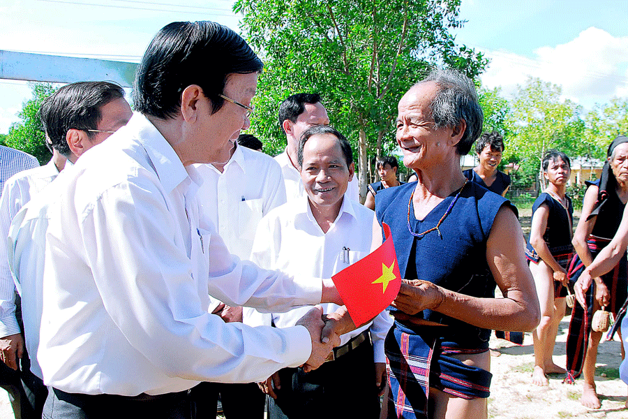 Chủ tịch nước Trương Tấn Sang thăm và làm việc tại Gia Lai - ảnh 4