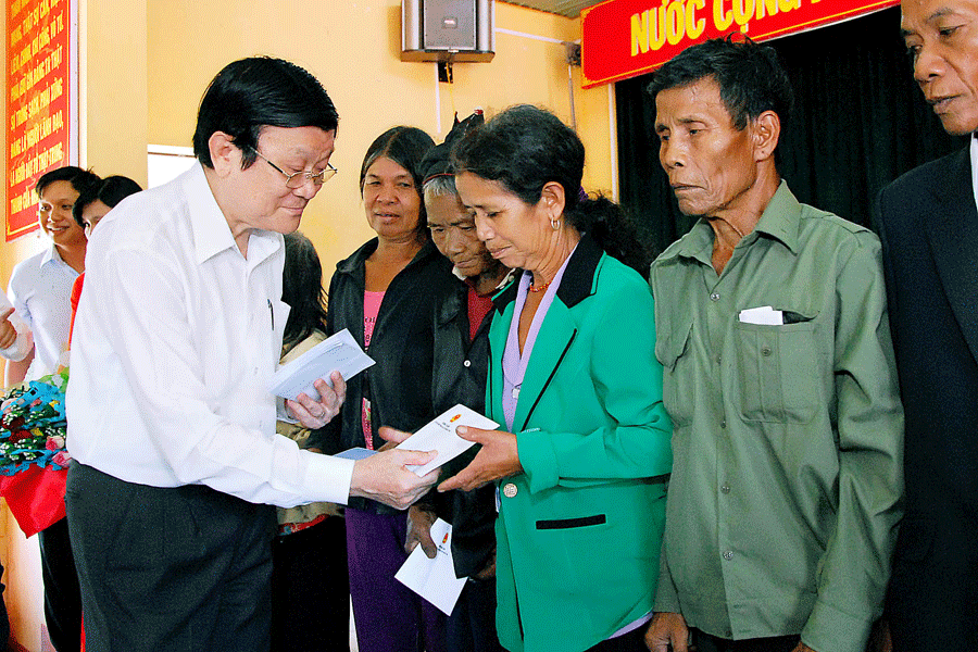 Chủ tịch nước Trương Tấn Sang thăm và làm việc tại Gia Lai - ảnh 6