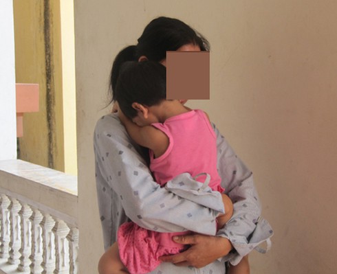 Bà ngoại đâu ngờ 2 cháu gái đều bị người quen xâm hại tình dục - ảnh 1