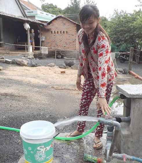 Giếng khoan tự phun trào nước - ảnh 1
