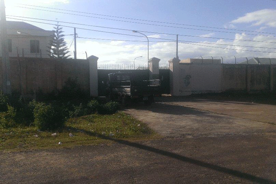 40 học viên cai nghiện ma túy vượt rào trốn khỏi Trung tâm - ảnh 1