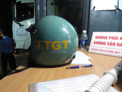 Lái xe cào cấu, cắn Thanh tra giao thông Hải Phòng - ảnh 2