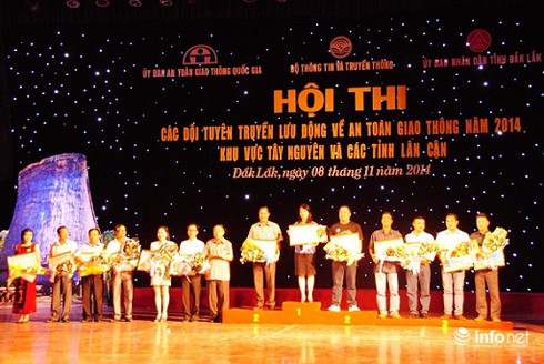 Bế mạc Hội thi các Đội tuyên truyền về ATGT năm 2014 - ảnh 3