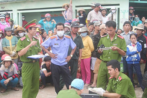 Điện giật chết người trong vườn thanh long - ảnh 2