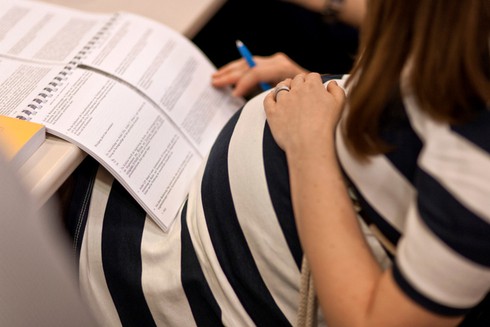 Chuyện sinh viên mang bầu đến giảng đường - ảnh 2