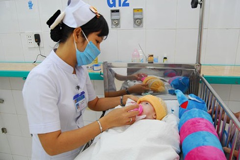 Vì hủ tục, gia đình bỏ rơi bé 3 tháng tuổi - ảnh 1