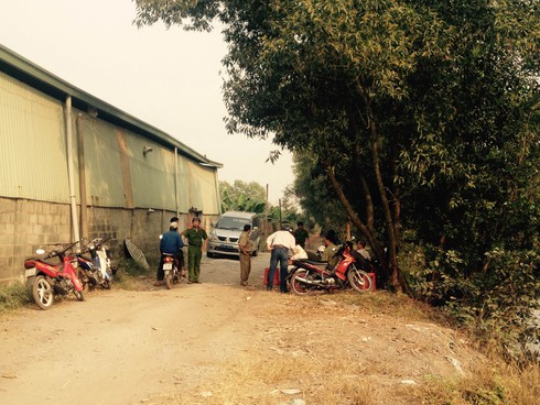 Trực thăng quân sự UH-1 bị rơi tại Bình Chánh - ảnh 3