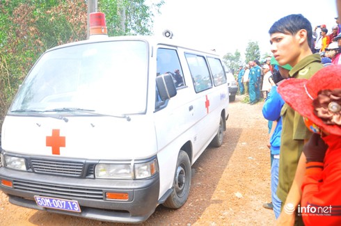 Trực thăng quân sự UH-1 bị rơi tại Bình Chánh - ảnh 5