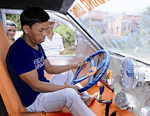 Chuyện “Hai Lúa” Trảng Bàng “chế” xe cơ giới - ảnh 1